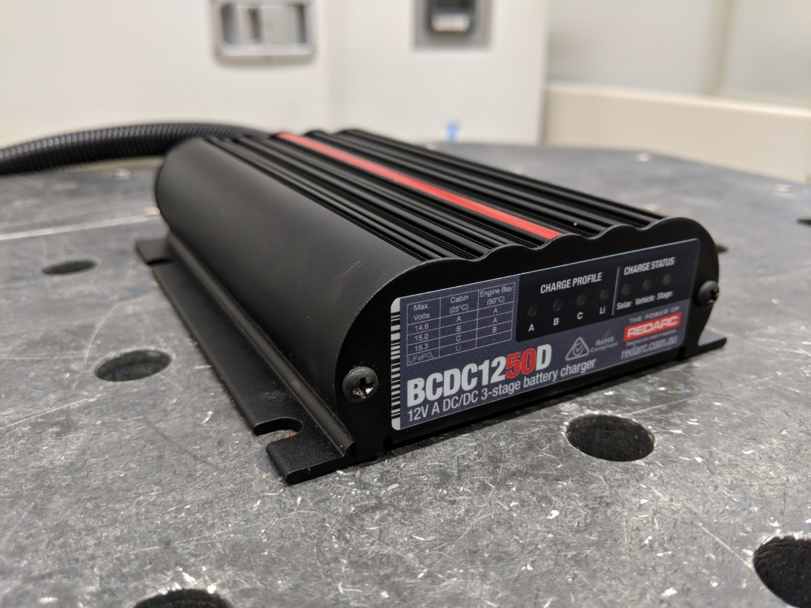 Redarc 24V 20A In-Vehicle DC-DC Battery Charger