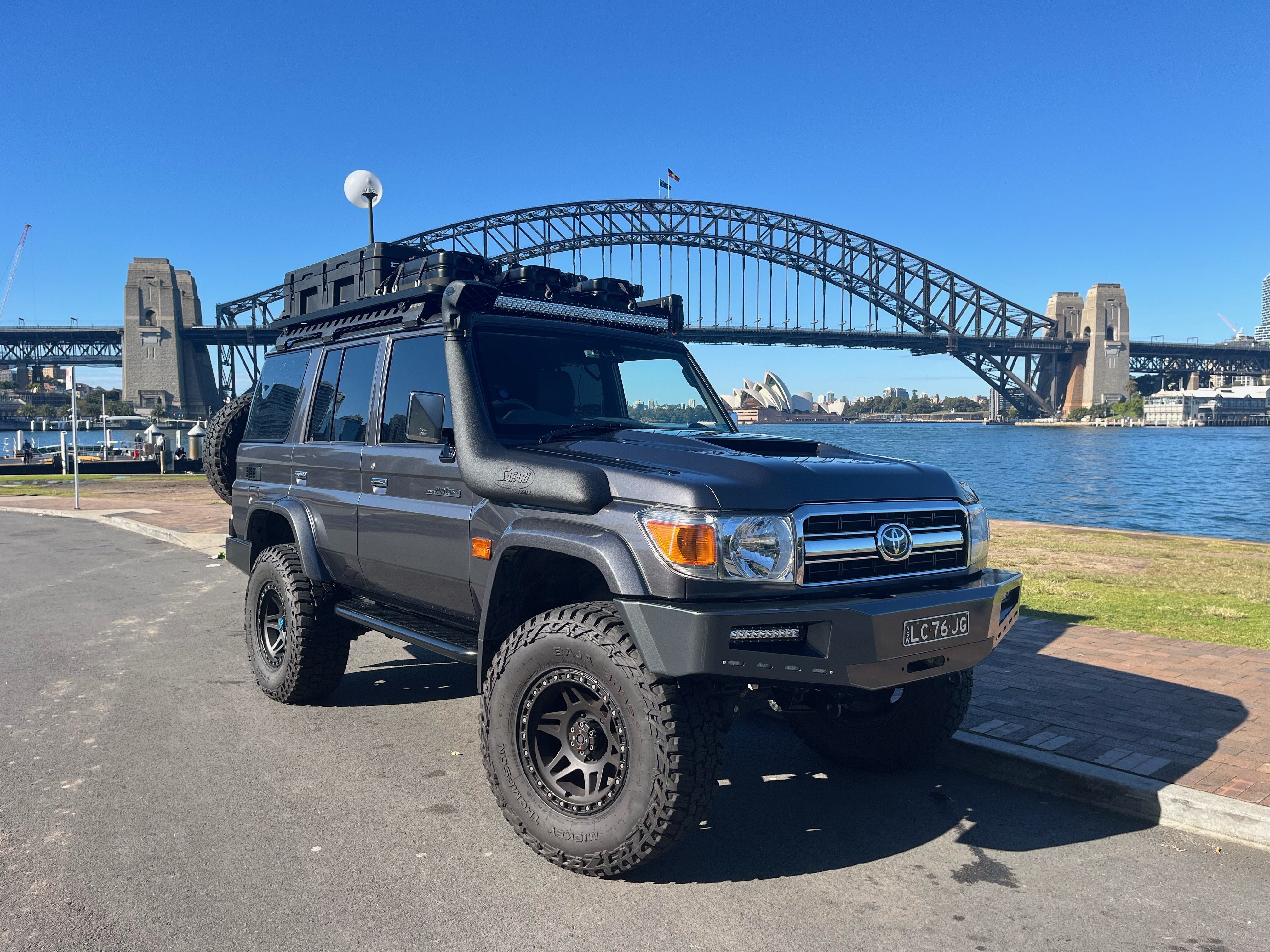Jens Goennemann's Toyotal Land Cruiser 76 Series in front of the Sydney Harbour Bridge,