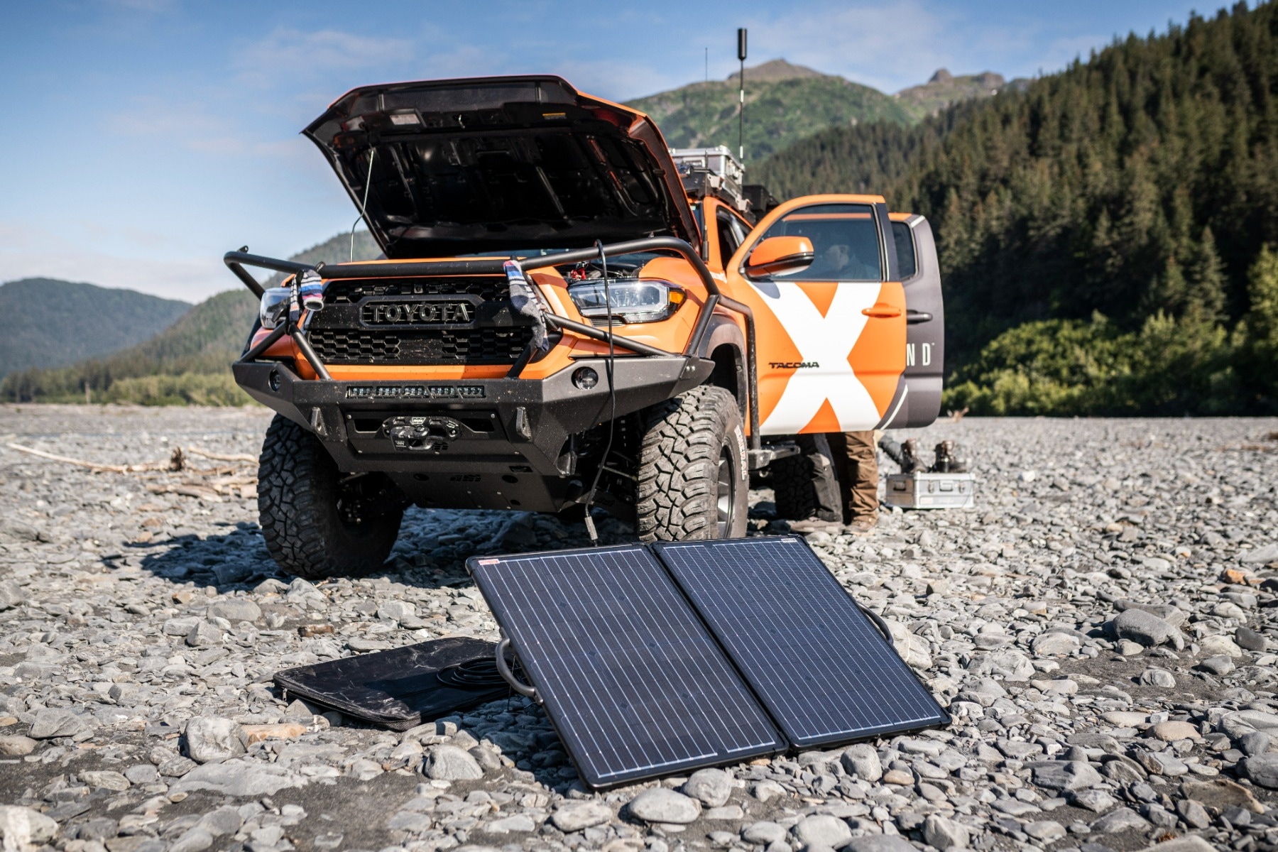 portable-solar-setups-for-free-camping-REDARC